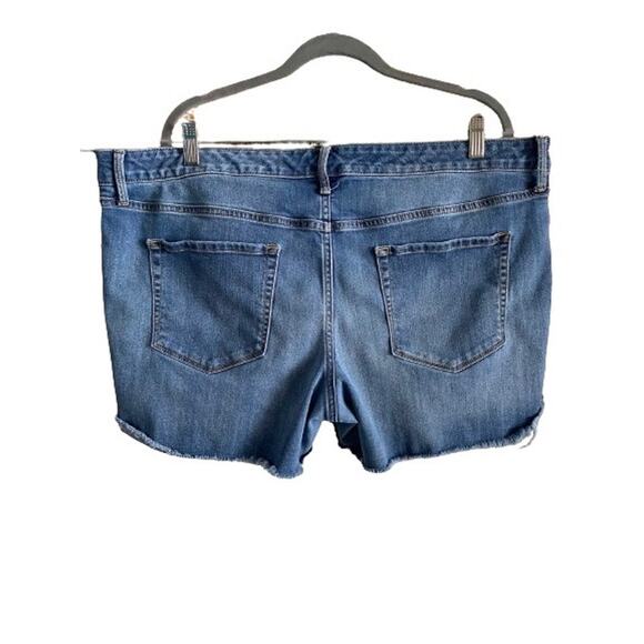 Ava & Viv Midi Cut Off Raw Edge Cuff Jean Shorts Sz 20W‎ - Picture 2 of 11